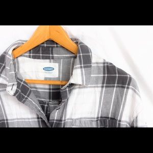 Old Navy • Boyfriend flannel • Gray &White